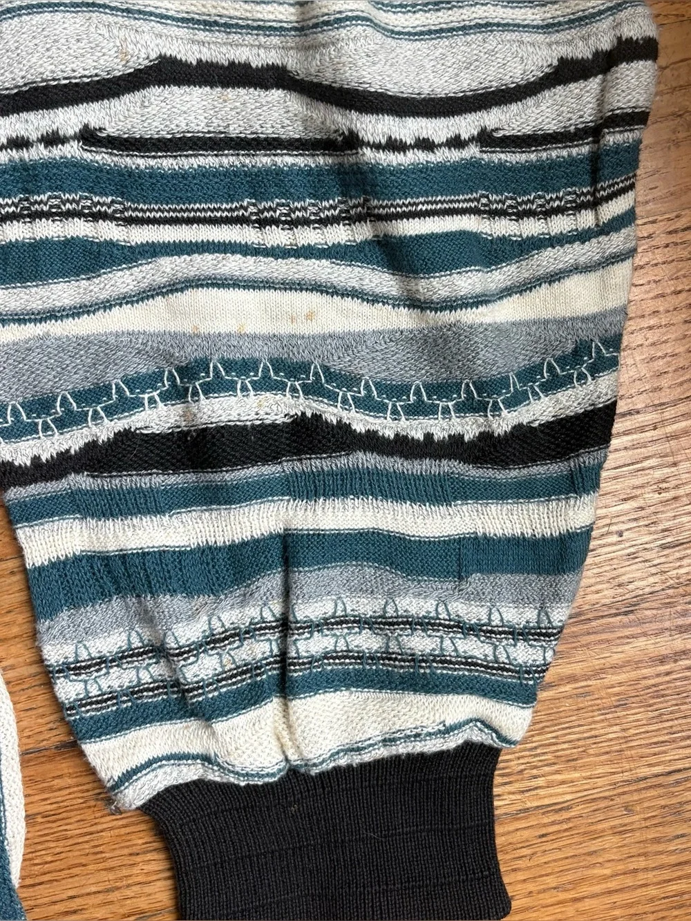Tundra Vintage Men’s Crewneck Sweater Size M